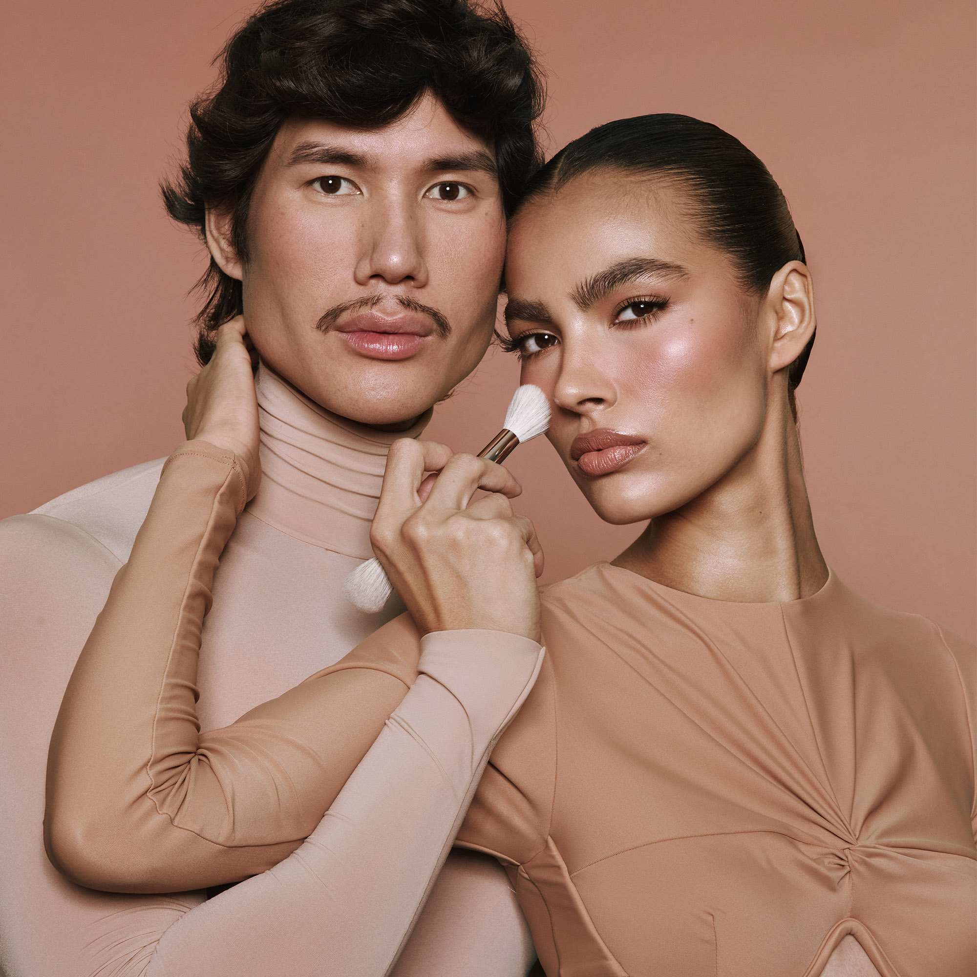 DUAL ENDED PRECISION BLUSH BRUSH (BROCHA PARA RUBOR)